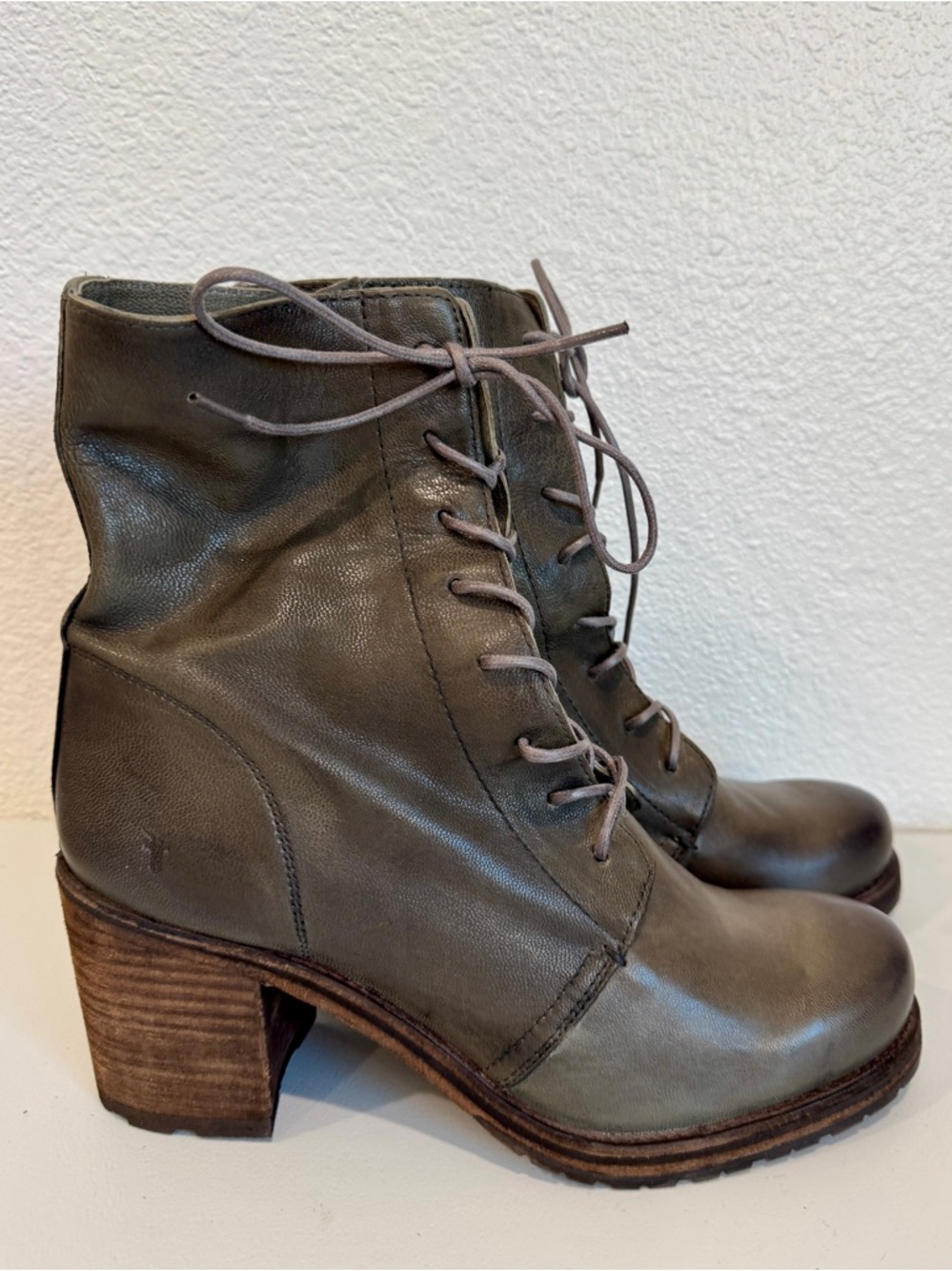 Frye Women’s Karen Gray Grey Leather Lace Up Combat Boots Biker Moto Size 10
